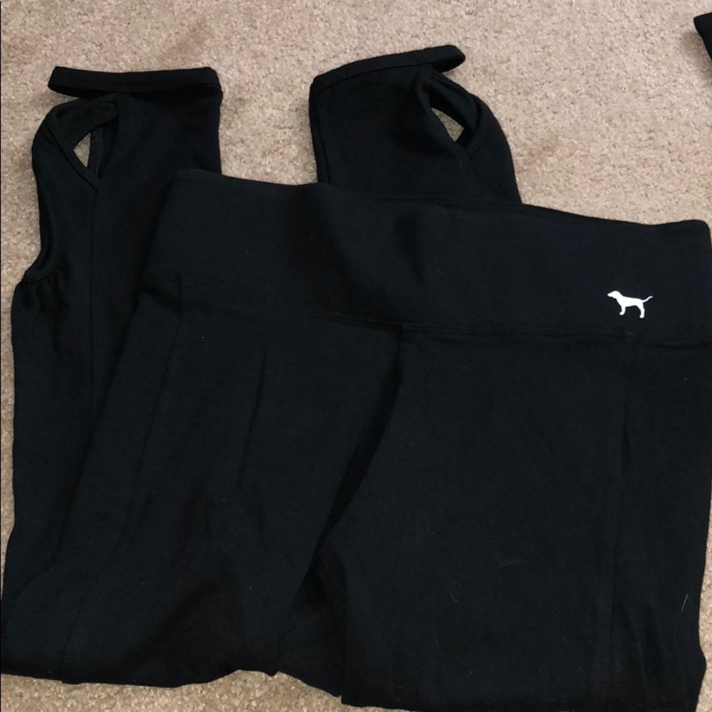 Victoria’s Secret pink crop leggings